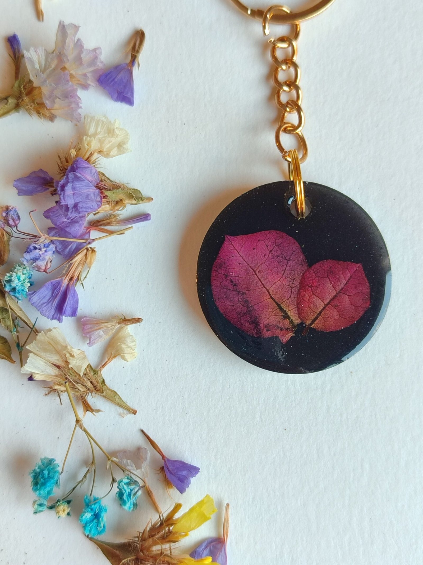 LLAVERO BUGANVILLA ENCAPSULADO EN RESINA