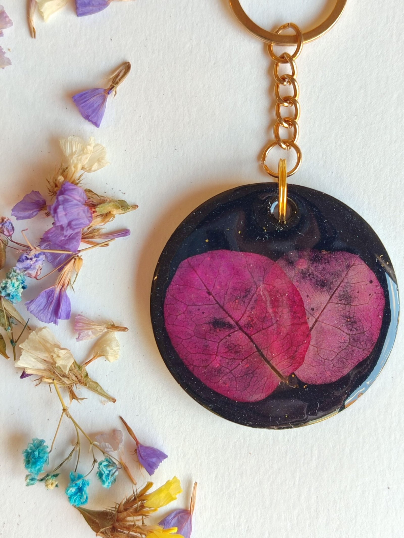 LLAVERO BUGANVILLA ENCAPSULADA EN RESINA