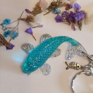 LLAVERO PEZ KOI AZUL CLARO CON PURPURINA