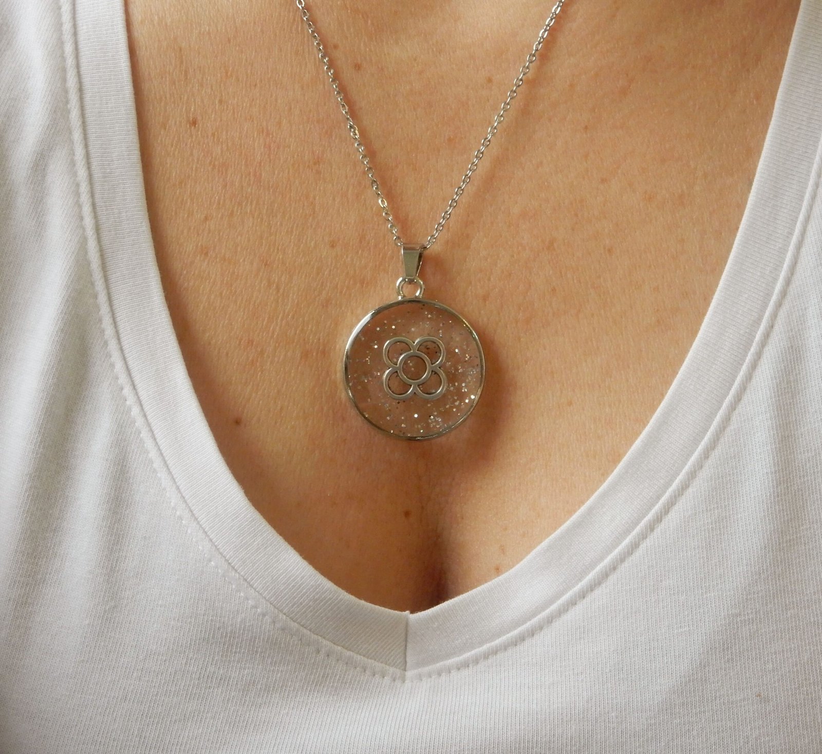 COLGANTE PANOT DE BARCELONA ENCAPSULADO EN RESINA Y PURPURINA