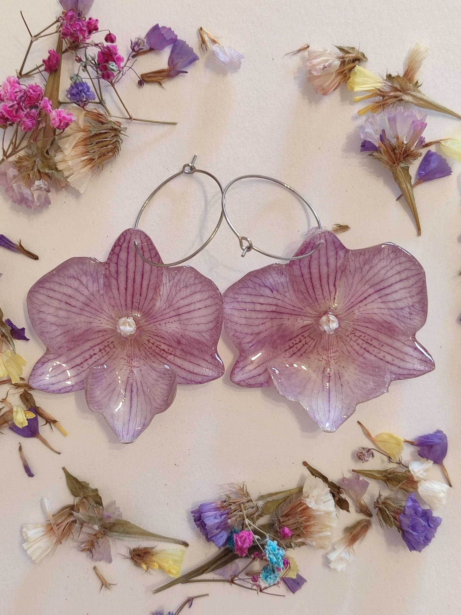 Pendientes CON ORQUIDEAS REALES encapsuladas en resina.