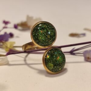 Anillo ajustable de acero inoxidable con PURPURINA HOLOGRÁFICA encapsulada en resina.