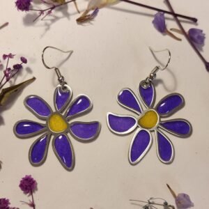 Pendientes EN FORMA DE FLOR CON RESINTA TINTADA