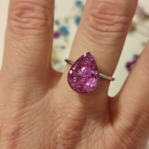 Anillo ajustable de acero inoxidable con PURPURINA HOLOGRÁFICA encapsulada en resina