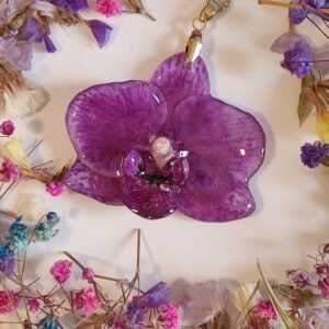 Colgante con UNA ORQUIDEA encapsulada en resina
