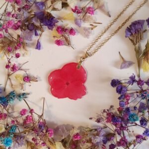 Colgante con UNA HORTENSIA encapsulada en resina