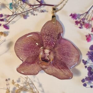 COLGANTE con UNA ORQUIDEA encapsulada en resina