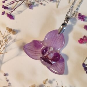 COLGANTE con UNA ORQUIDEA encapsulada en resina