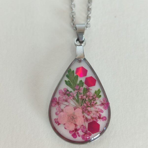 Colgante en forma de GOTA con FLORES ROSAS