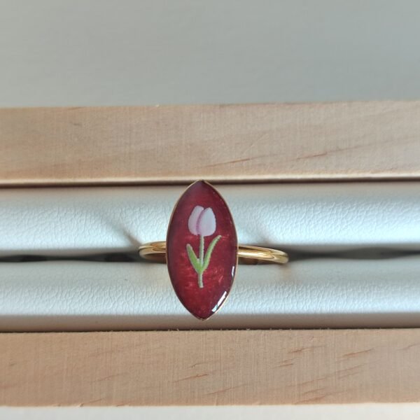 Anillo con un motivo de TULIPÁN