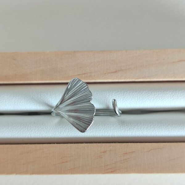 Anillo ajustable de acero inoxidable con forma de GINKGO BILOBA